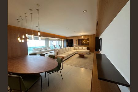 Apartamento à venda com 215m², 3 quartos e 3 vagasSala