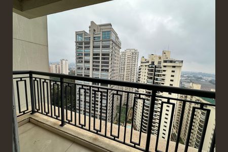 Apartamento à venda com 215m², 3 quartos e 3 vagasSacada