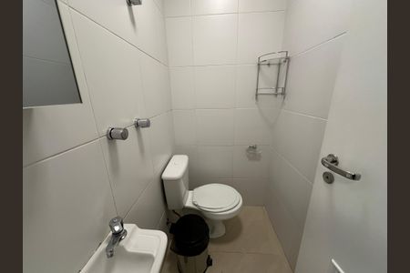 Apartamento à venda com 215m², 3 quartos e 3 vagasBanheiro de serviço