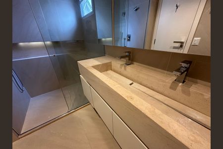 Apartamento à venda com 215m², 3 quartos e 3 vagasBanheiro da Suíte 3