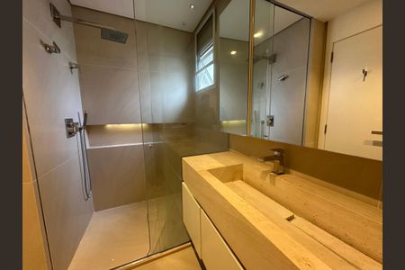 Apartamento à venda com 215m², 3 quartos e 3 vagasBanheiro da Suíte 3