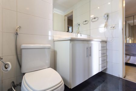 Apartamento para alugar com 90m², 1 quarto e 2 vagas Apartamento para alugar com 90m², 1 quarto e 2 vagasBanheiro da Suíte