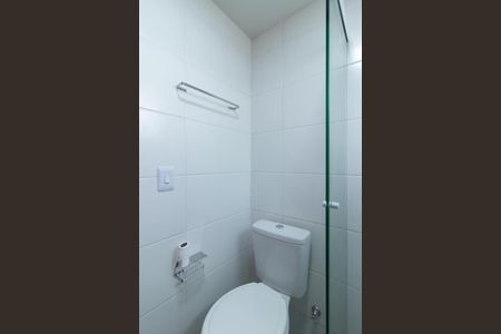 Banheiro de apartamento para alugar com 1 quarto, 24m² em Hípica, Porto Alegre