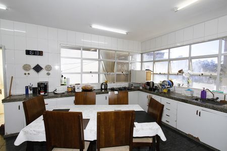 Apartamento à venda com 580m², 6 quartos e 6 vagasCozinha