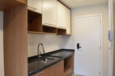 Cozinha de kitnet/studio para alugar com 1 quarto, 24m² em Centro, Curitiba