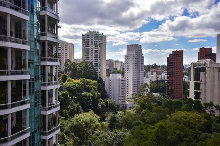 Apartamento à venda com 77m², 2 quartos e 2 vagasVista da Suíte 1
