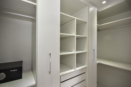 Apartamento à venda com 77m², 2 quartos e 2 vagasSuíte 2