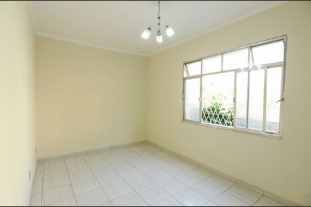 Casa de condomínio à venda com 250m², 4 quartos e 2 vagasSala