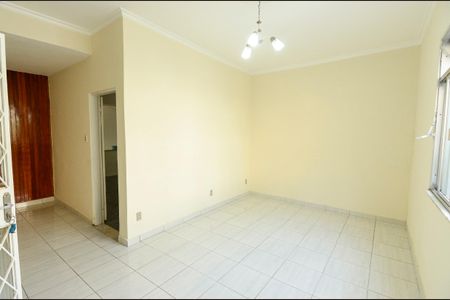 Casa de condomínio à venda com 250m², 4 quartos e 2 vagasSala