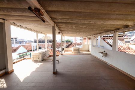 Casa de condomínio à venda com 250m², 4 quartos e 2 vagasTerraço