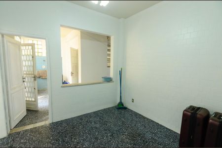 Casa de condomínio à venda com 250m², 4 quartos e 2 vagasCopa