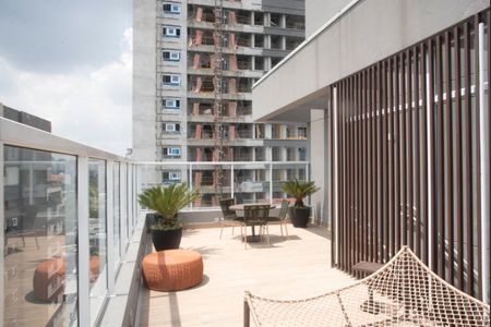 Studio à venda com 28m², 1 quarto e sem vagaÁrea comum - Piscina