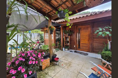 Casa de condomínio à venda com 170m², 3 quartos e 1 vagaÁrea Externa