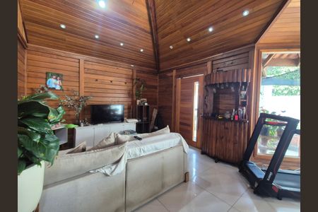 Casa de condomínio à venda com 170m², 3 quartos e 1 vagaSala