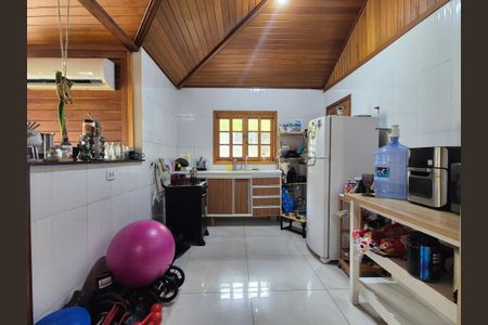 Casa de condomínio à venda com 170m², 3 quartos e 1 vagaCozinha