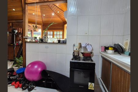 Casa de condomínio à venda com 170m², 3 quartos e 1 vagaCozinha