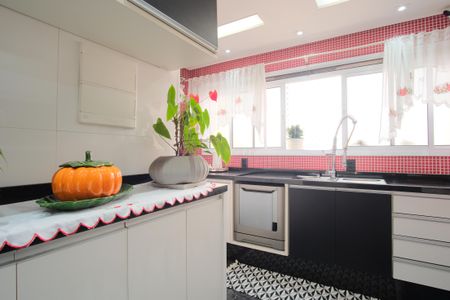 Apartamento à venda com 106m², 2 quartos e 2 vagasCozinha