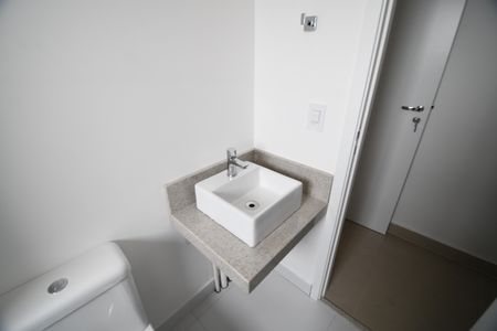 Apartamento à venda com 80m², 2 quartos e 2 vagasBanheiro da Suíte 1