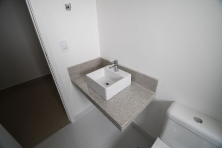 Apartamento à venda com 80m², 2 quartos e 2 vagasBanheiro da Suíte 2