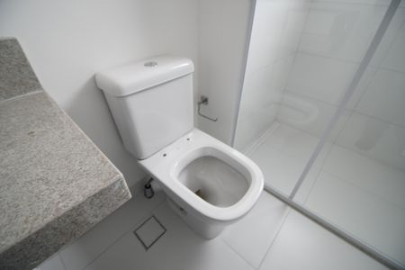 Apartamento à venda com 80m², 2 quartos e 2 vagasBanheiro da Suíte 2