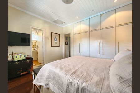 Casa à venda com 241m², 4 quartos e 3 vagasSuíte 2