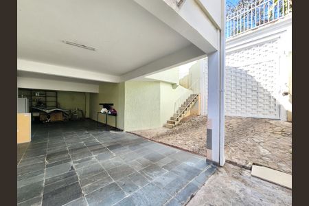 Casa à venda com 241m², 4 quartos e 3 vagasGaragem