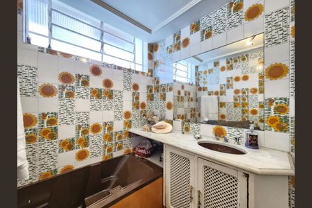 Casa à venda com 241m², 4 quartos e 3 vagasBanheiro da Suíte 2