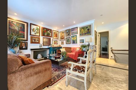 Casa à venda com 241m², 4 quartos e 3 vagasSala