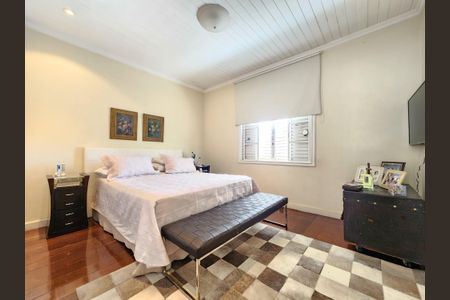 Casa à venda com 241m², 4 quartos e 3 vagasSuíte 2