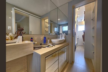 Casa à venda com 241m², 4 quartos e 3 vagasBanheiro da Suíte 1