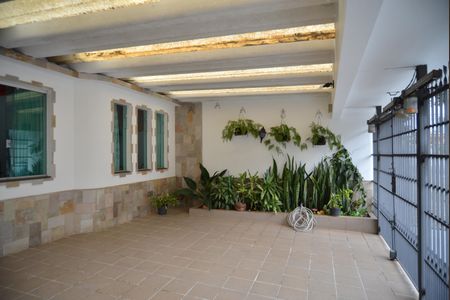 Casa à venda com 240m², 3 quartos e 2 vagasGaragem