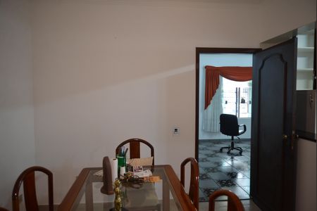 Casa à venda com 240m², 3 quartos e 2 vagasCozinha