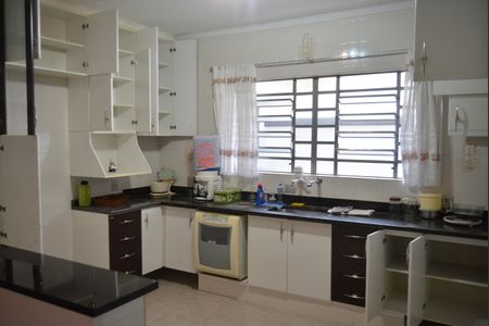 Casa à venda com 240m², 3 quartos e 2 vagasCozinha
