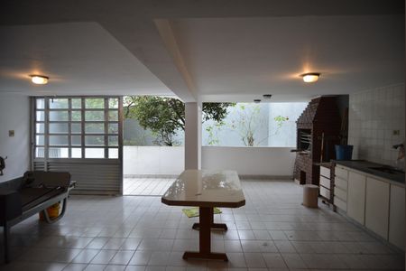 Casa à venda com 240m², 3 quartos e 2 vagasÁrea gourmet