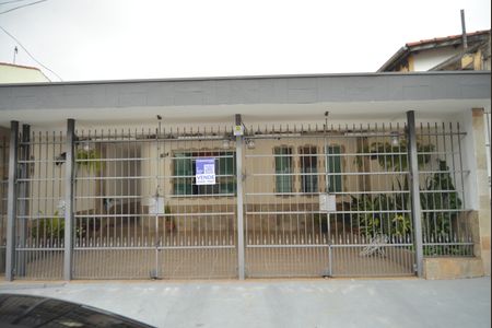 Casa à venda com 240m², 3 quartos e 2 vagasFachada