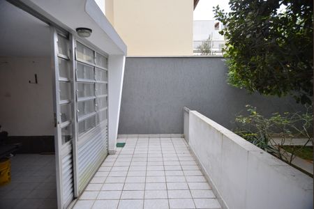 Casa à venda com 240m², 3 quartos e 2 vagasQuintal
