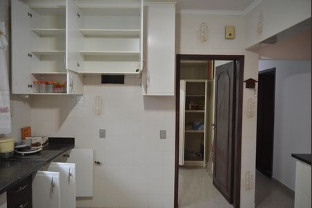 Casa à venda com 240m², 3 quartos e 2 vagasCozinha