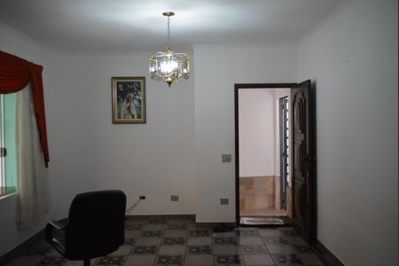 Casa à venda com 240m², 3 quartos e 2 vagasSala