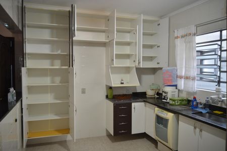 Casa à venda com 240m², 3 quartos e 2 vagasCozinha