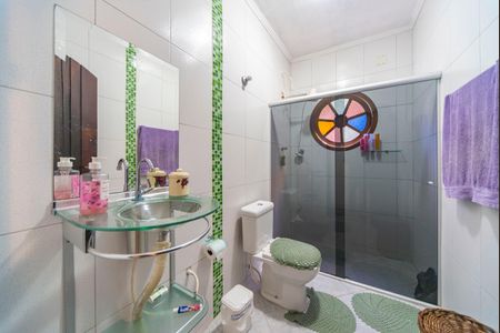 Casa à venda com 125m², 3 quartos e 2 vagasBanheiro