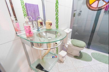 Casa à venda com 125m², 3 quartos e 2 vagasBanheiro