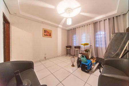 Casa à venda com 125m², 3 quartos e 2 vagasSala