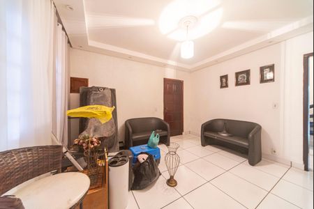 Casa à venda com 125m², 3 quartos e 2 vagasSala