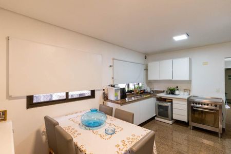 Apartamento à venda com 200m², 3 quartos e 3 vagasCozinha
