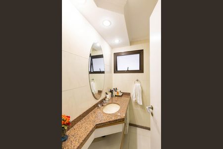 Apartamento à venda com 200m², 3 quartos e 3 vagasBanheiro da Suíte 1