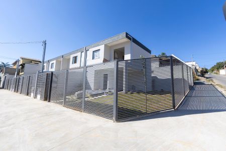 Casa à venda com 130m², 3 quartos e 3 vagasFachada