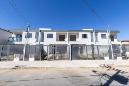 Casa à venda com 130m², 3 quartos e 3 vagasFachada