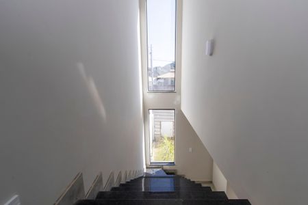 Casa à venda com 130m², 3 quartos e 3 vagasEscada