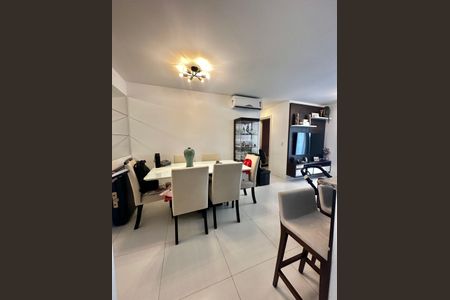 Apartamento à venda com 66m², 2 quartos e 1 vagaSala