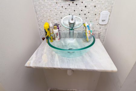 Banheiro de apartamento à venda com 2 quartos, 56m² em Jardim Santo Antonio, São Paulo